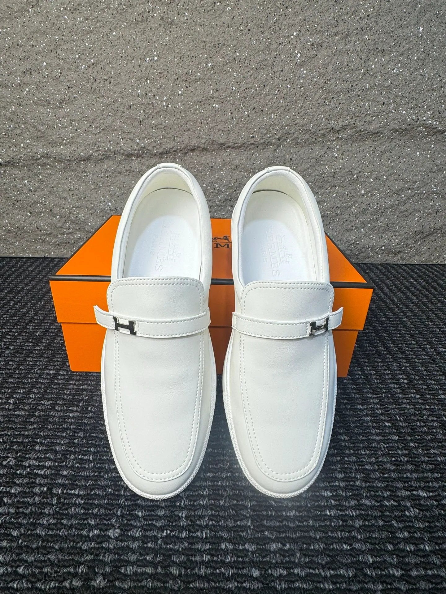Men's men's shoes 💰440 [New style] 🪷🪷[HERMES] Hermès - High-end quality, the same style as the official website - Upper: 🔝 Nappa calfskin, with iconic H metal - Lining: water-dyed cowhide - Outsole: ultra-light TPU molded outsole - Ultra-high quality control·Fine workmanship: highlighted (high-end·luxury·grade) -Size: 38-44 (45 can be customized)·